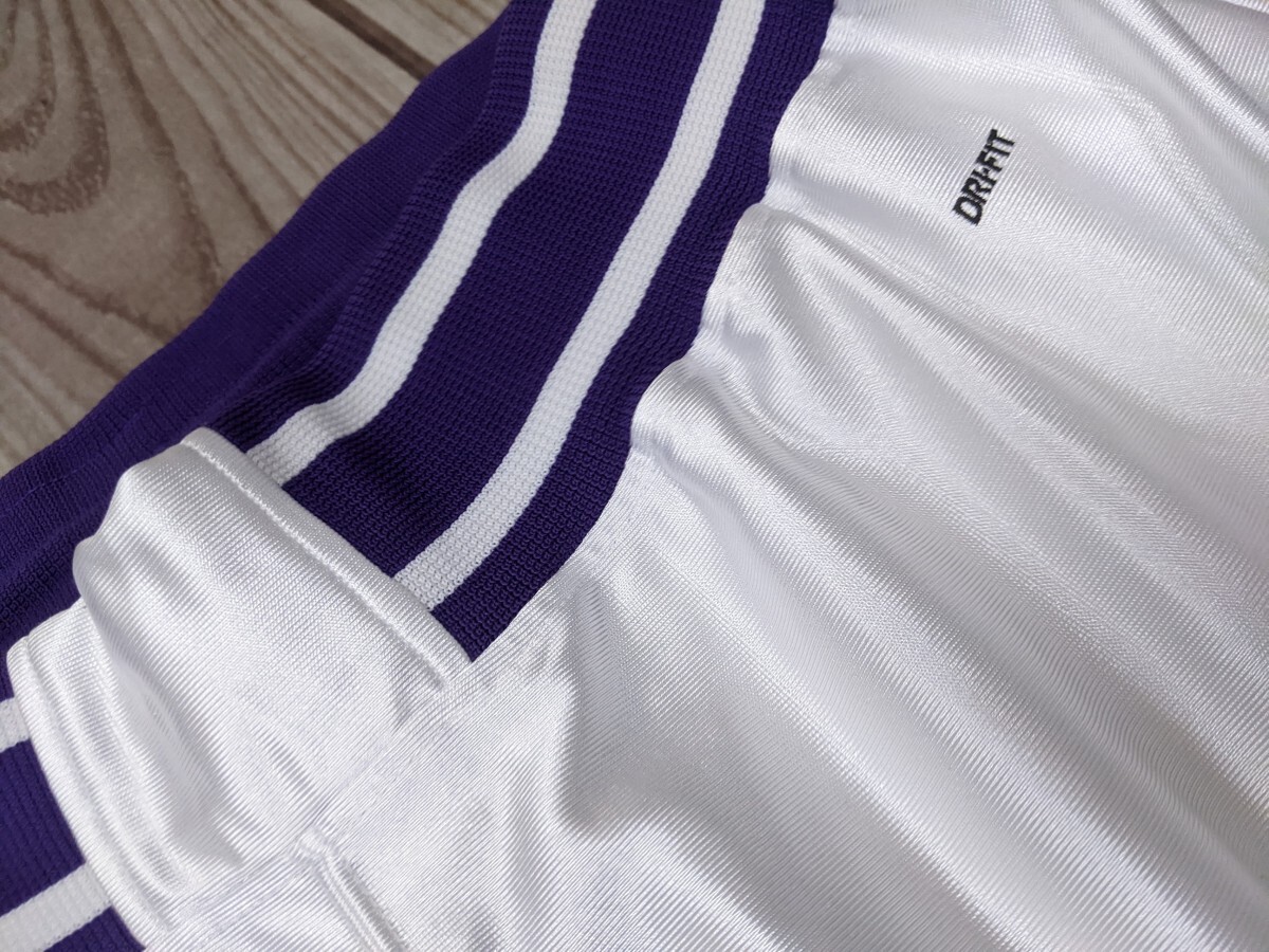 4．NIKE ナイキ DRI-FIT スウォッシュ ジャージハーフショーツトレーニングウェア バスケット パンツ メンズXL 白紫x908_画像5