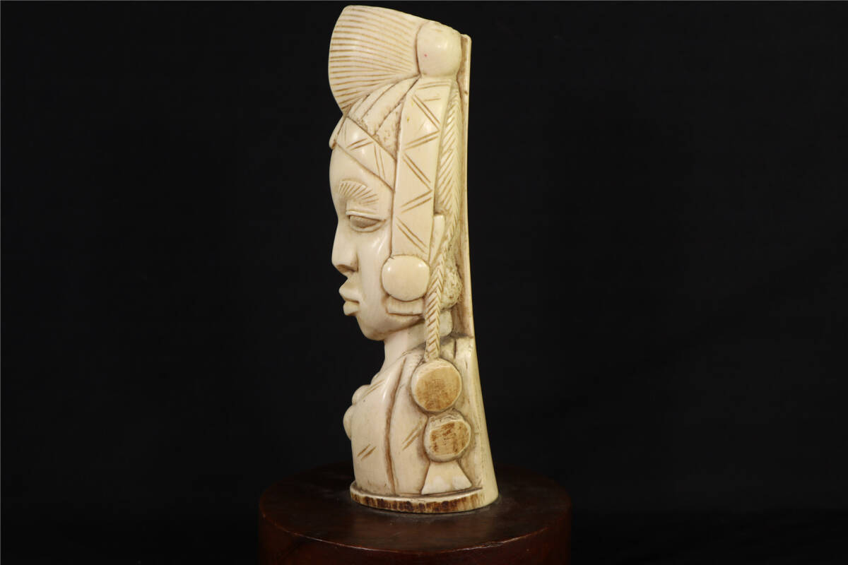 白材 天然素材 細密彫刻 アフリカ 人物 置物 細工彫刻 東洋彫刻 天然材質の画像2