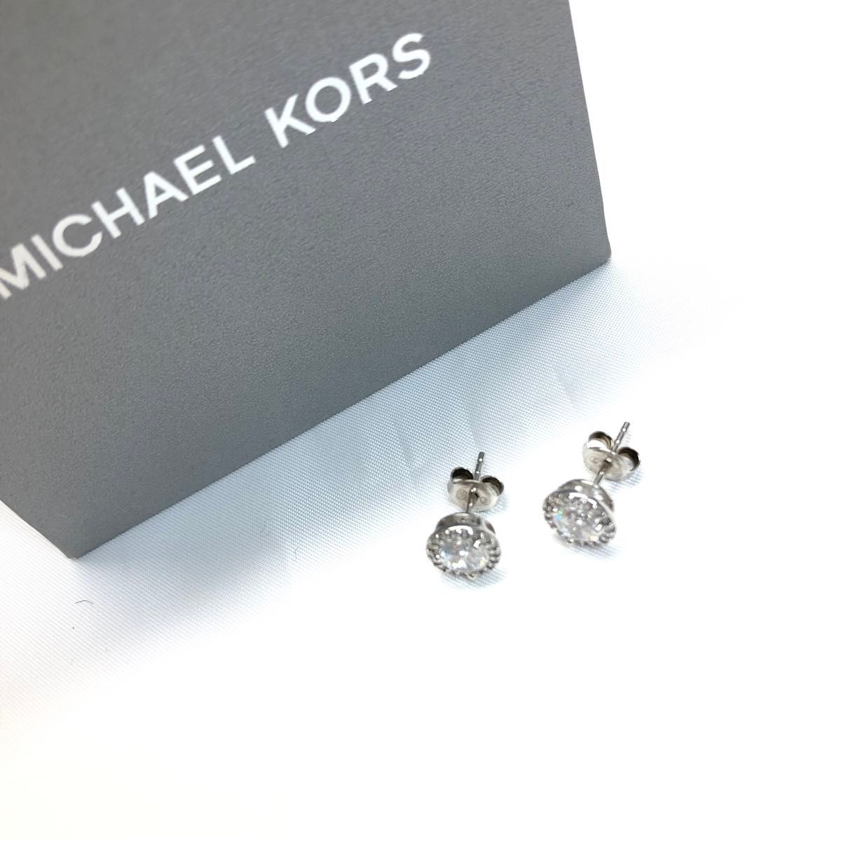 【美品】　MICHAEL KORS  マイケルコース　ピアス　両耳　シルバー