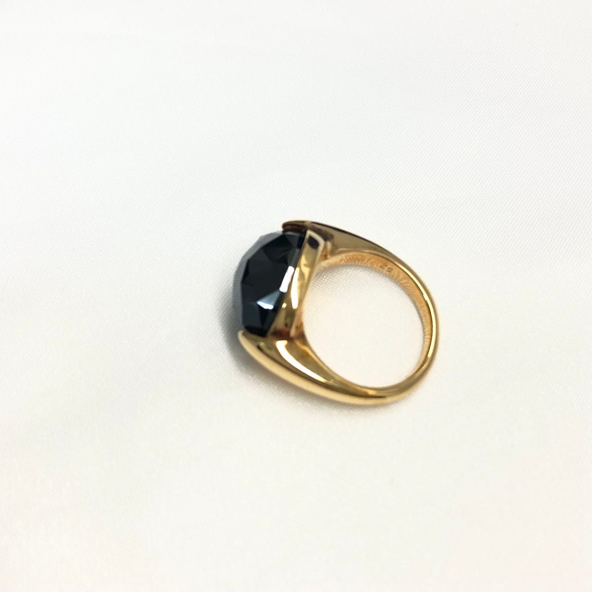 SWAROVSKI  リング 指輪　サイズ52  ゴールド　ブラック