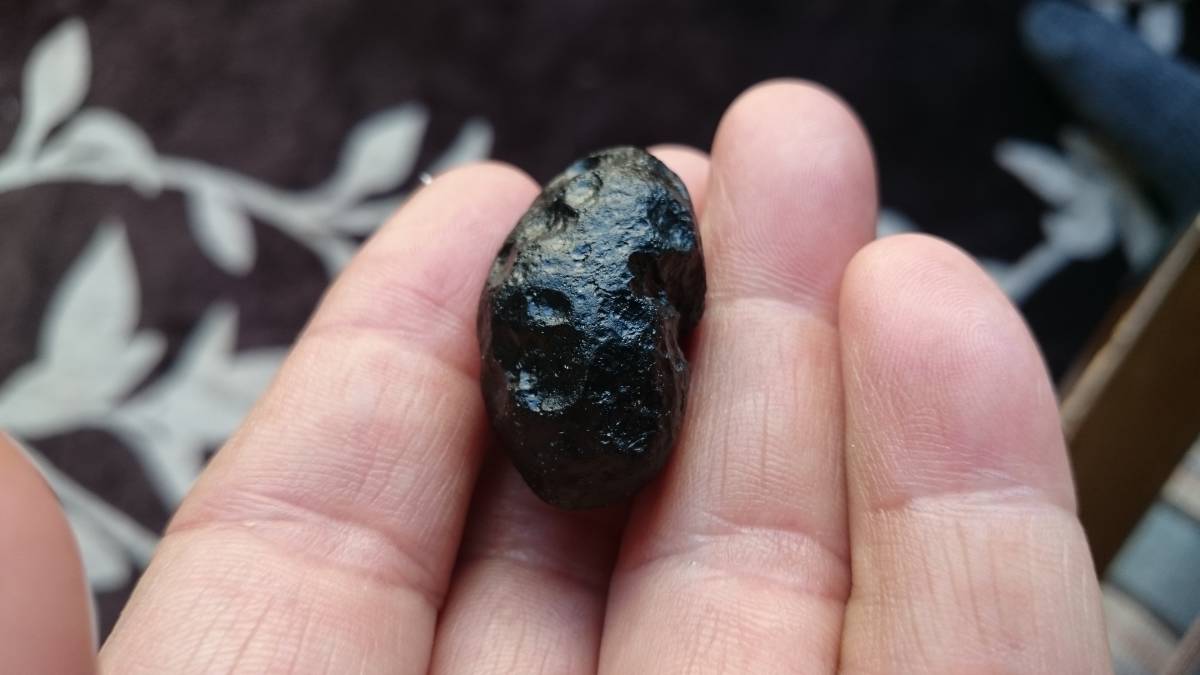 17ｇ 隕石 インドシナイト  ブラック テクタイト タイ 独自保証 。の画像4