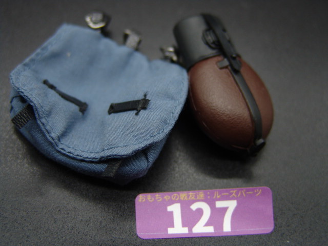 【紫 127 】1/6ドールパーツ：DRAGON製 WWIIドイツ軍 個人装備2種セット【 長期保管・ジャンク扱い品 】の画像1