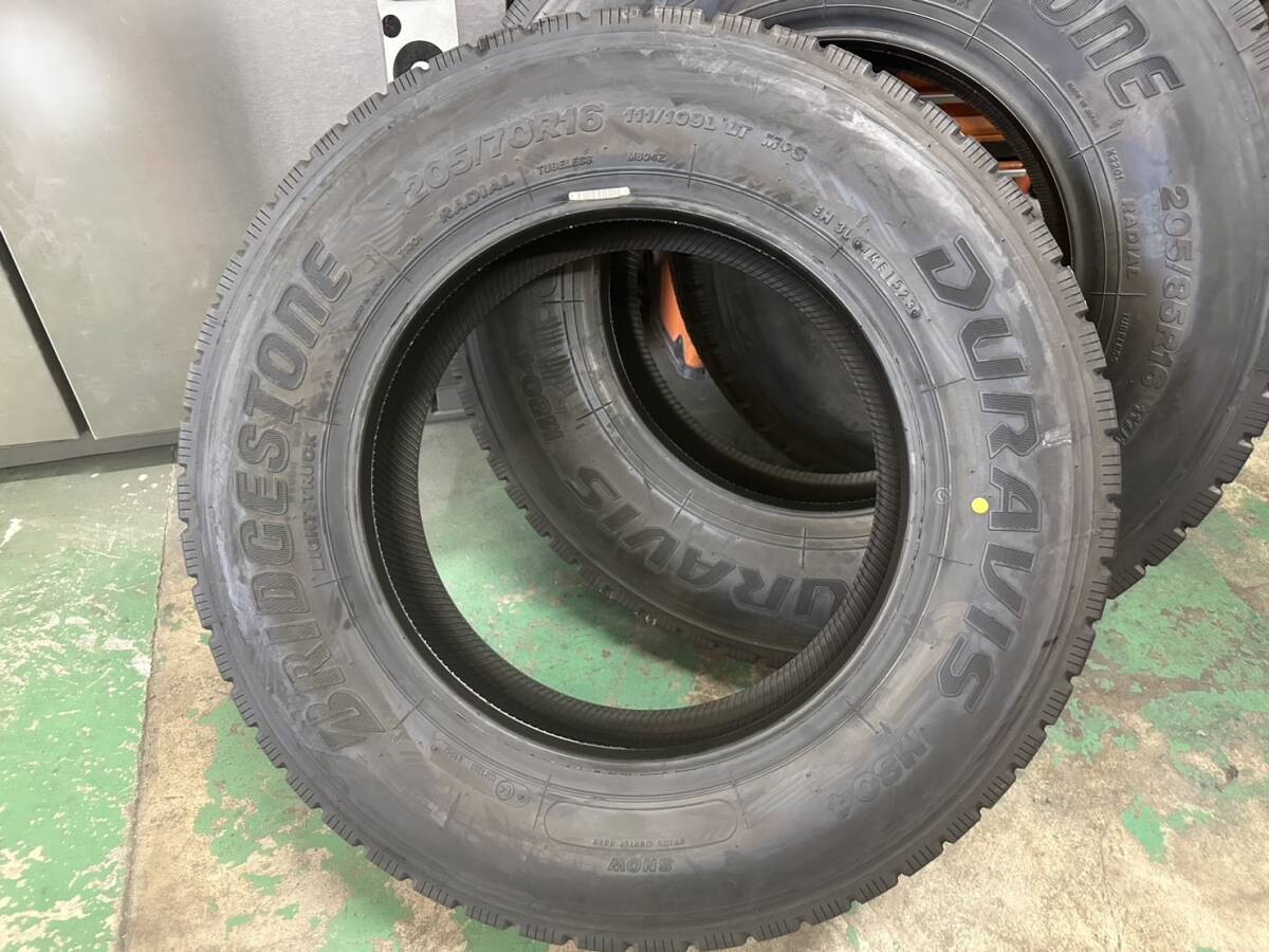 ★未使用品★【BRIDGESTONE】ブリヂストン DURAVIS M804 205/70R16 LT 111/109L トラック用 タイヤ 1本★大阪府富田林市★直接引取歓迎★_画像3