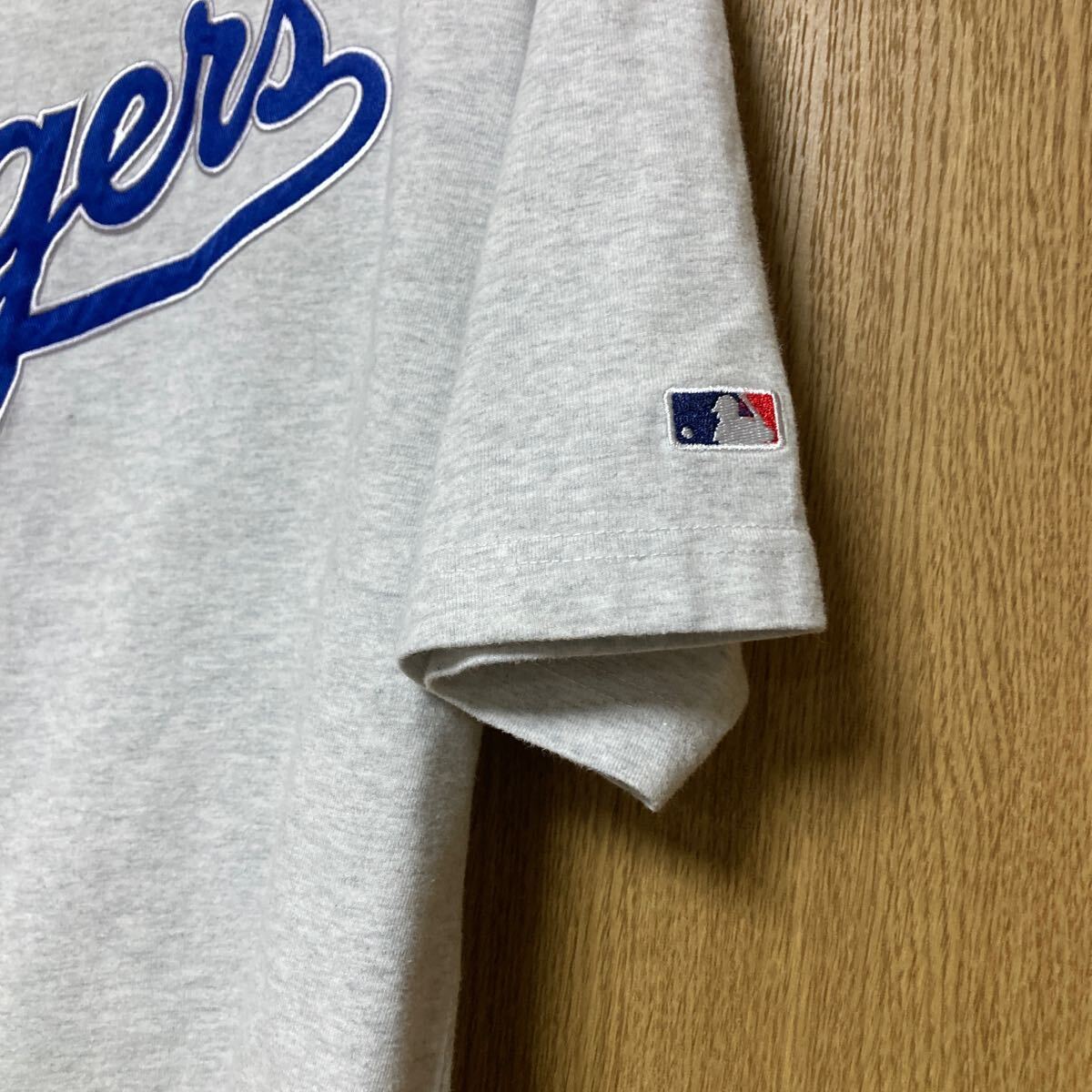 MLB オフィシャル ロサンゼルス・ドジャース Tシャツ サイズS グレー　カイタックファミリー 大谷翔平・山本由伸 所属_画像2