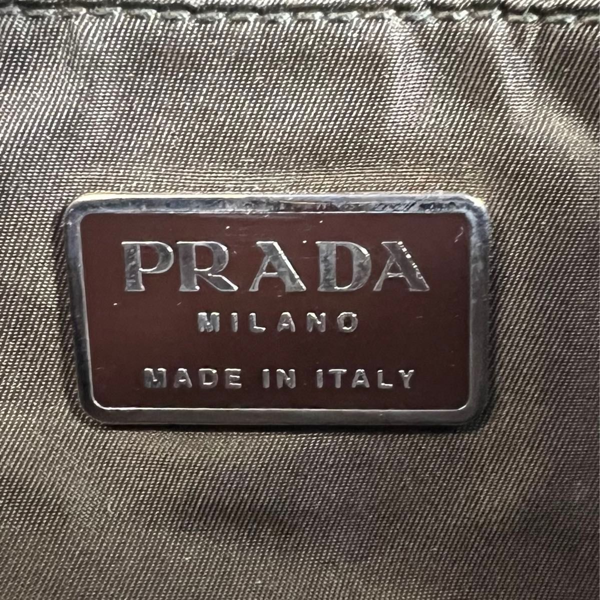 PRADA プラダ　三角ロゴ　ナイロン　ショルダーバッグ　ロゴプレート　ショルダーバッグ　モスグリーン　レディース　ブランド