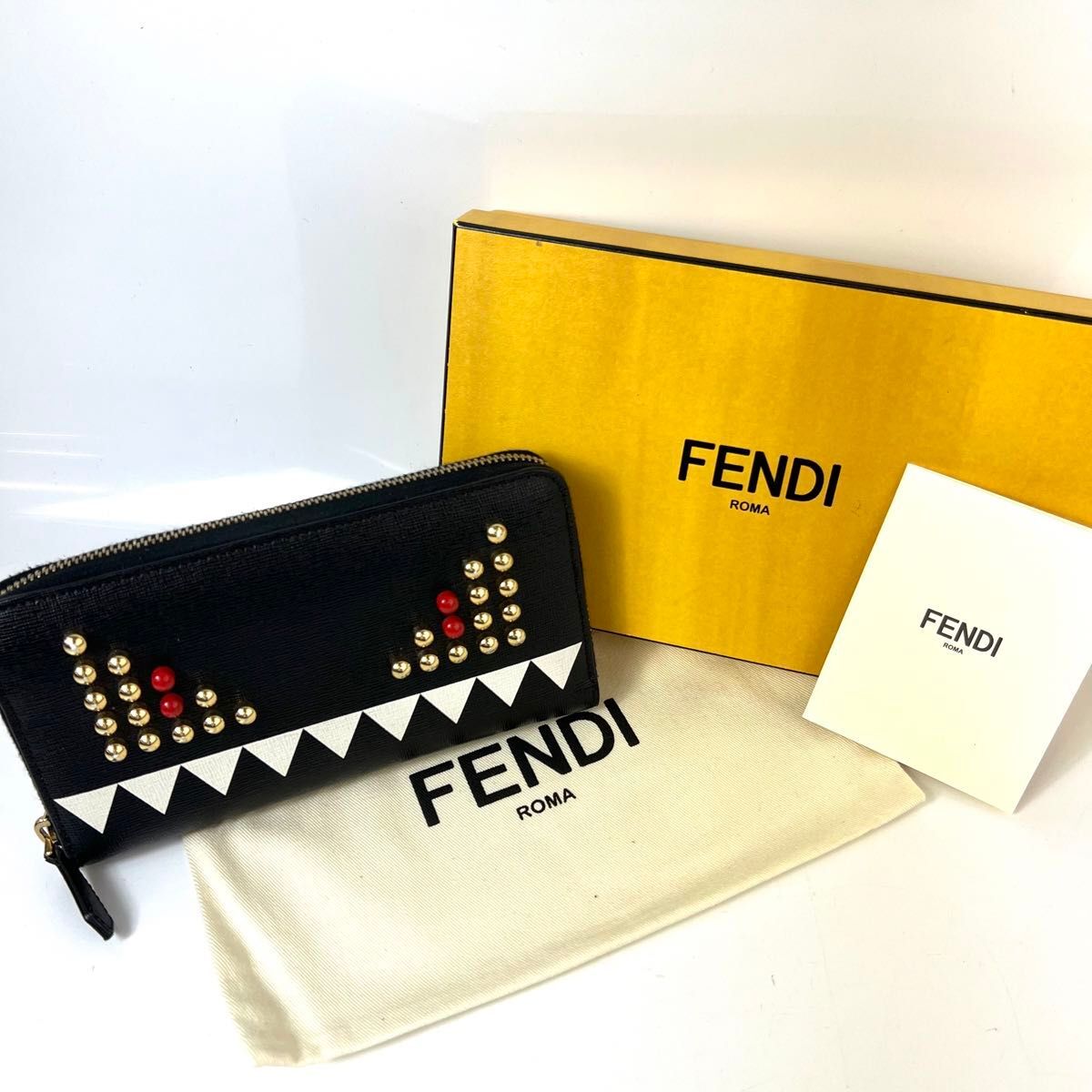 FENDI フェンディ ラウンドファスナー 長財布 シグネチャー FENDI フェンディ ラウンドファスナー 長財布 シグネチャー