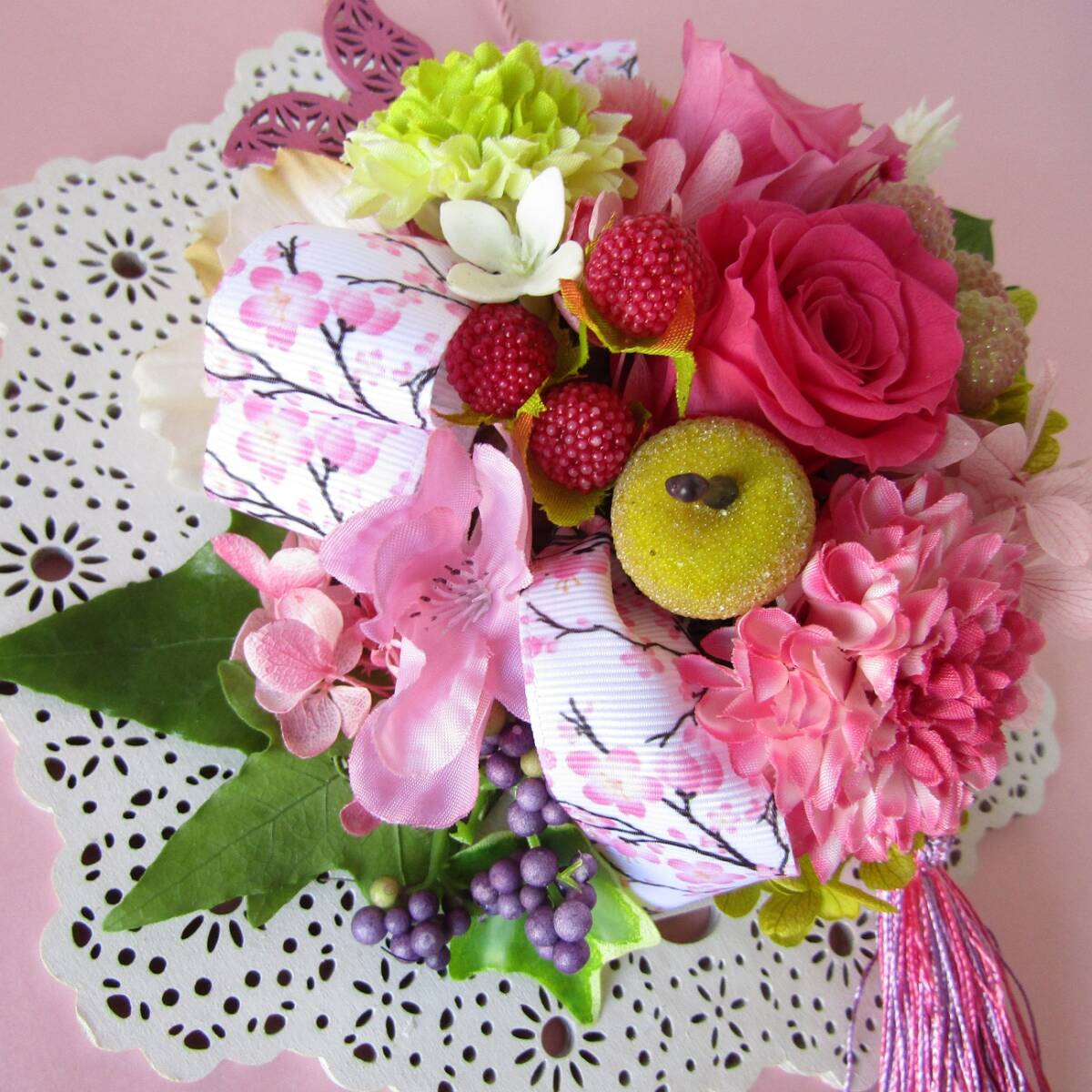 春爛漫♪ピンクのバラが華やかなレースプレートのアレンジ お花見 和モダン 壁飾りの画像5