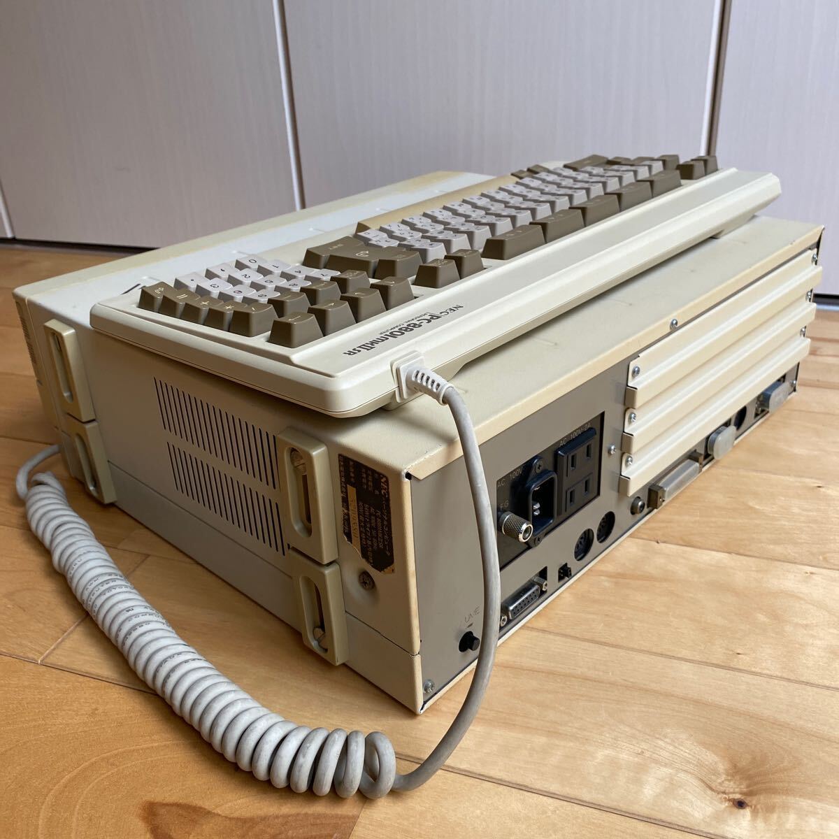 【動作確認済】 PC-8801mkⅡSR（本体、純正キーボード、液晶モニターのセット）を出品します。_画像4