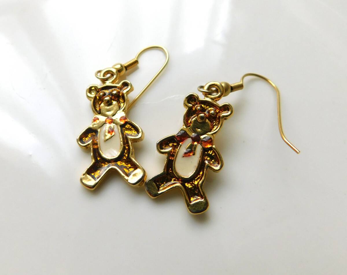  Vintage teddy bear motif. old small earrings postage 120