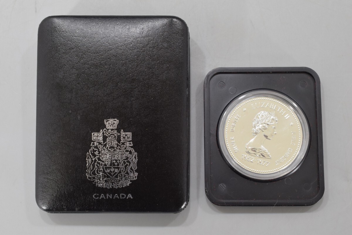 CANADA カナダ １DOLLAR 銀貨 ELIZABETHⅡ 1952-1977 在位 25年記念 シルバージュビリー silver jubilee コイン ケース付 RK-941M/105の画像1