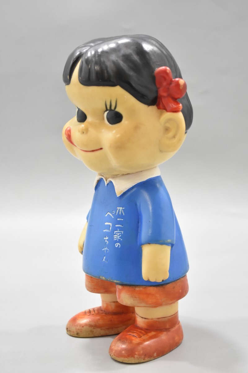 希少 当時物 不二家のペコちゃん 園児服 ソフビ 昭和30年代 人形 21.5cm 幼稚園児 昭和 レトロ 企業物 ビンテージ 玩具 RK-894S/000の画像3