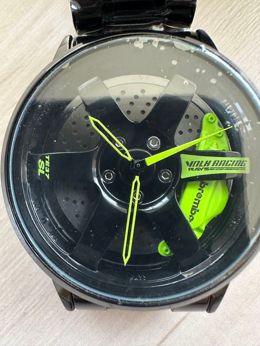 VOLK RACING、bremboキャリパーの文字盤腕時計。蛍光グリーン　ヴォルクレーシング、ブレンボ