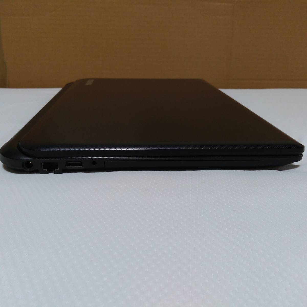 TOSHIBA 東芝　dynabook Satellite B25/23MB（Windows 8.1/Office Home and Business/15.6型ワイド/Core i3-4025U/DVD/ブラック）_画像8