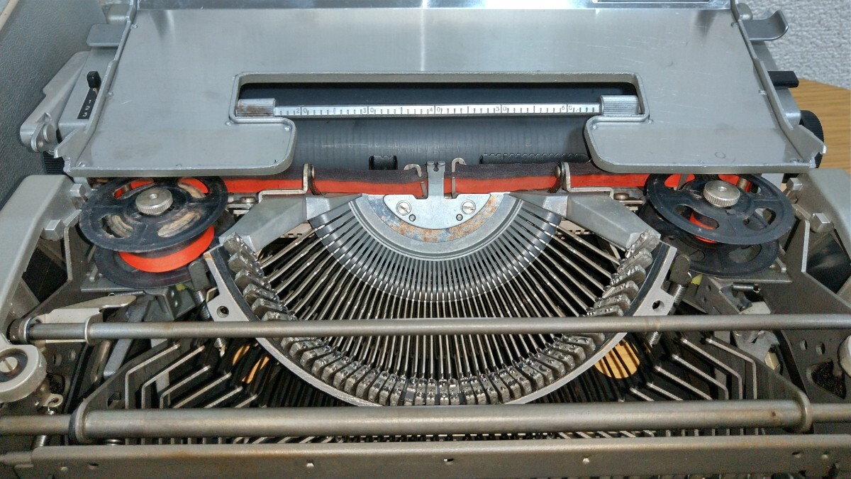 olivettiolibeti Showa Retro that time thing typewriter LetteraDL