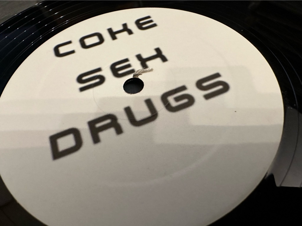 12”★Electronica / She Loves Me / Coke, Sex, Drugs / プログレッシブ・ハウス！_画像3