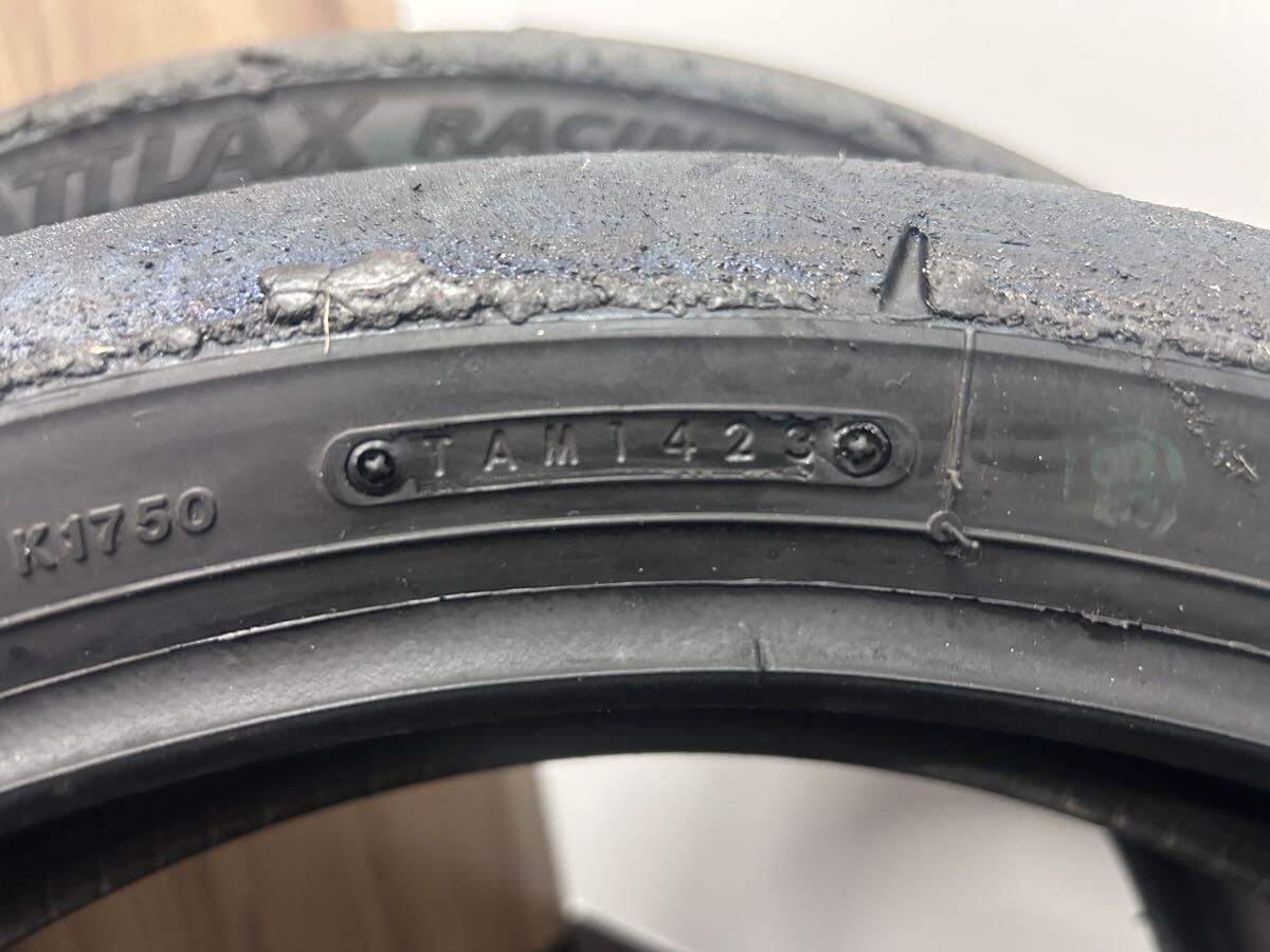 ブリヂストン BATTLAX RACING R11 120/600R17 180/640R17 サーキット1時間以内 室内保管 2023/2022製造 極上中古タイヤ。の画像4