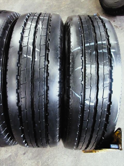 送料無料　バリ溝　205/60R17.5　ヨコハマ　LT151R　2021～2022年製　6本セット　9mmぐらい　バリ溝_画像4