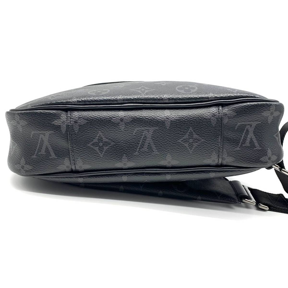 1円●美品●LOUIS VUITTON ルイヴィトン モノグラムエクリプス バムバッグ ショルダーバッグ 斜めがけ鞄 レザー ノワール 黒 メンズ M42906の画像5