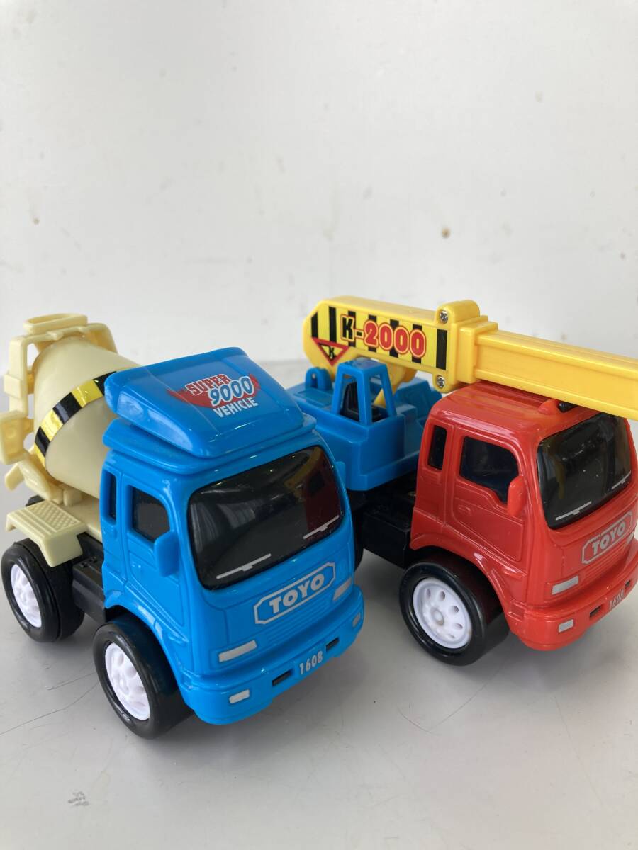 TOYOTOYS はたらく車 ミニカー 2台/トーヨートイズ ミキサー車 クレーン車 プルバックカー☆中古_画像6