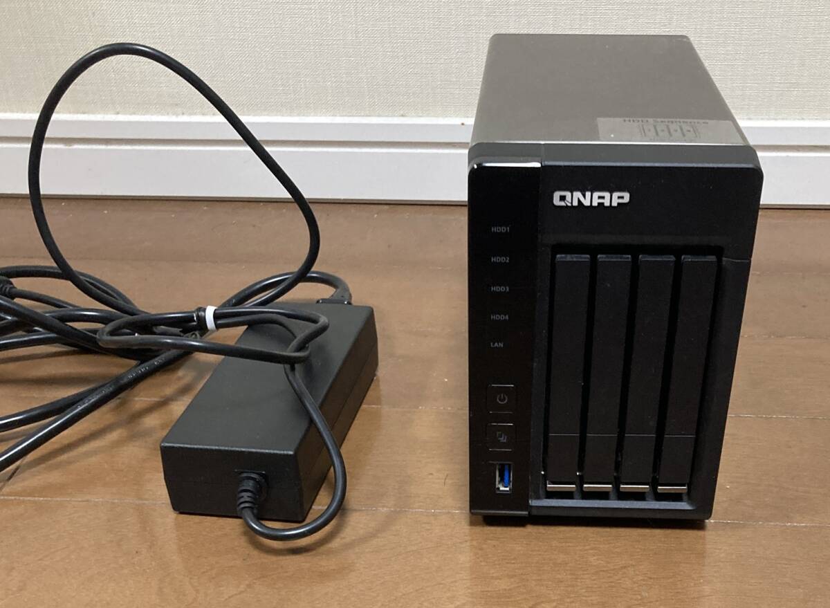 QNAP NAS SS-453 Pro　HDDなし　通電のみ確認　2.5インチHDD対応