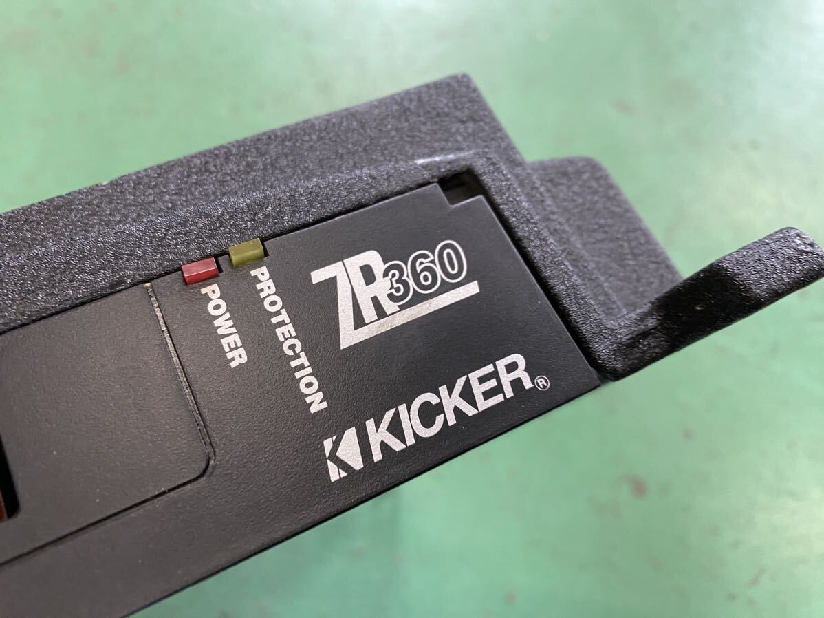希少 キッカー オーディオアンプ KICKER ZR360 ZX460 左右アンプ ステー ジョイント付き 動作確認済 検 大黒 ダイコック 外向き