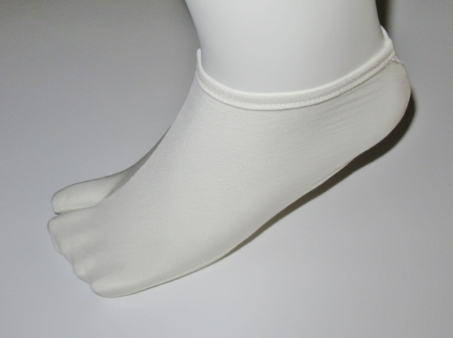 乳白色 足首ショート仕上げLサイズ「箙～えびら～足袋型ヒートインナー」冷える足を中から保護 男女兼用 新発売_画像1