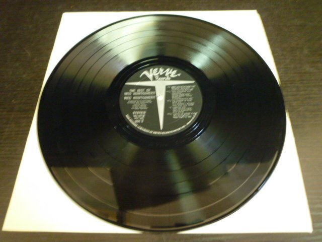 RMB-00918-45 LPレコード THE BEST OF wes montgomery US盤 V6-8714_画像4