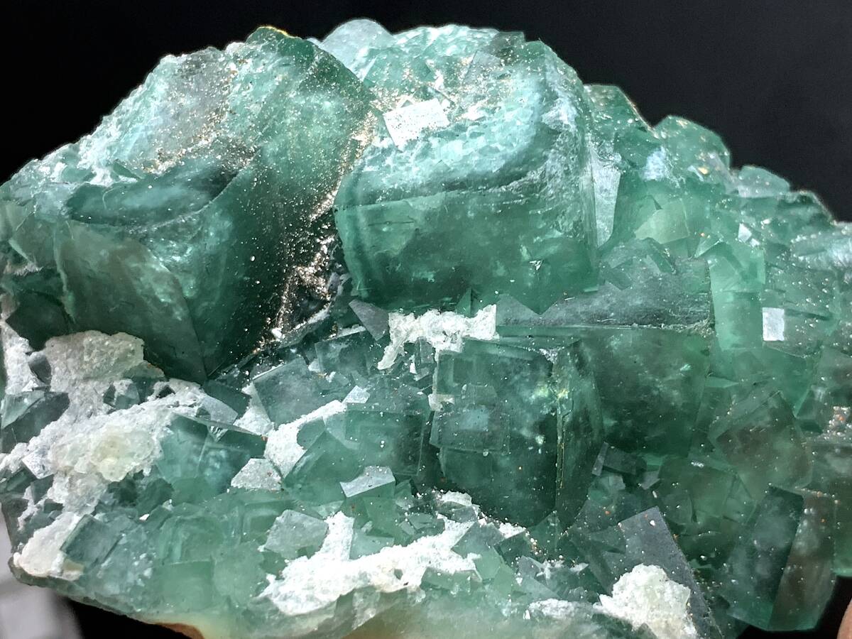 緑色六面体蛍石・202g（マダガスカル産鉱物標本）_画像3