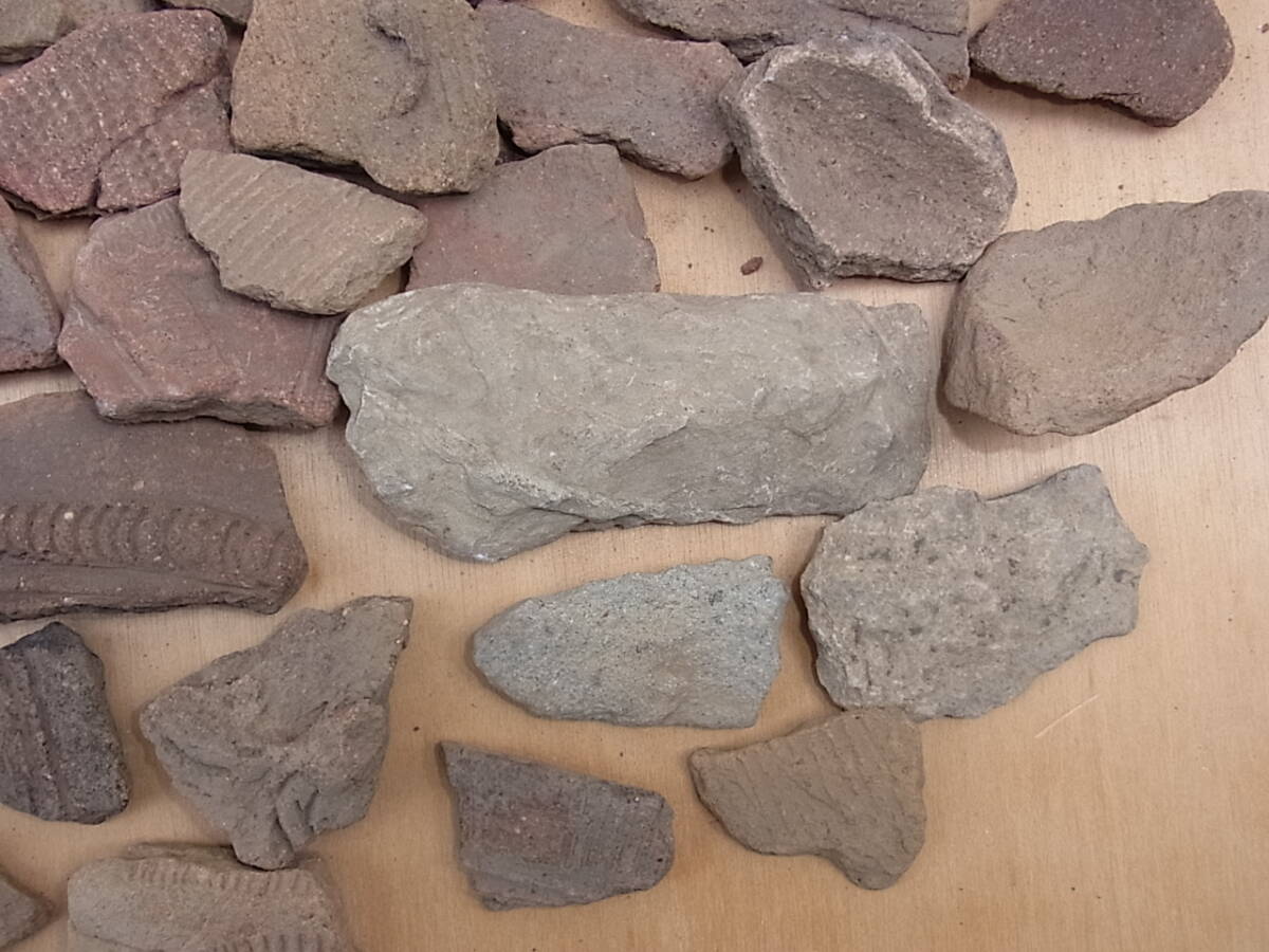 縄文土器破片 山梨県内の縄文前期・中期遺跡地（現在は桃畑）などにて約５０年前に表面採集したものです 重さ約3.3ｋｇの画像3