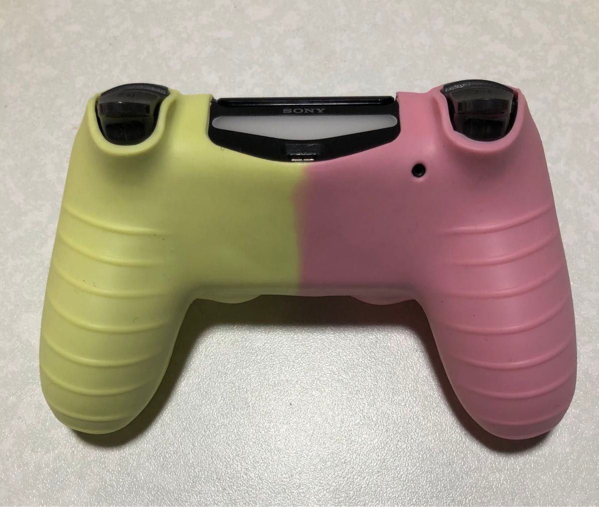 PS4コントローラー　シリコンカバー　ピンク＆イエロー