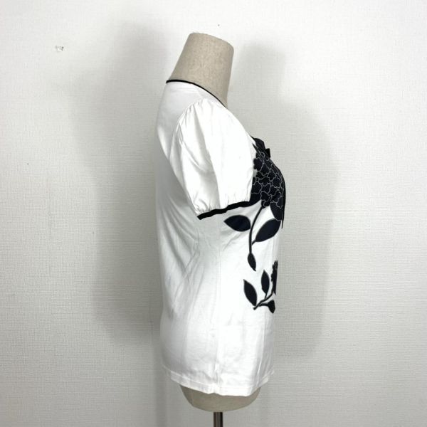 トゥービーシック 半袖Tシャツ 綿 リボン TO BE CHIC　コットン ホワイト ブラック プリント 白 黒 Ⅱ C9737_画像4