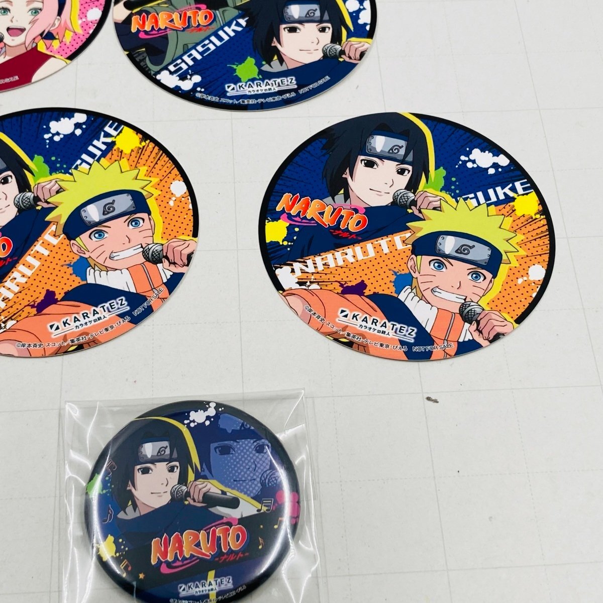 中古品 NARUTO カラオケの鉄人 カラ鉄 コースター 缶バッジ ナルト サスケ サクラ カカシ 10点セットの画像3