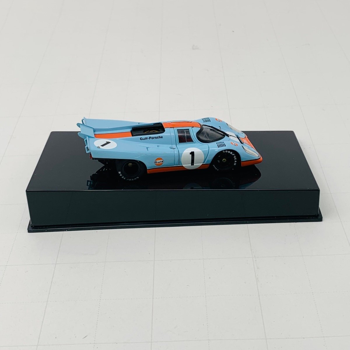 中古品 AUTOart オートアート 1/43 PORSCHE 917K DAYTONA 24HR 1970 Gulf #1 ポルシェの画像3