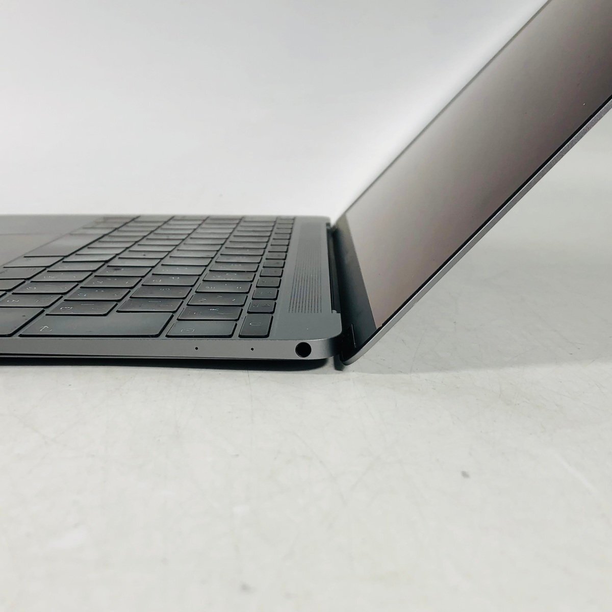 * Junk MacBook 12 -inch (Mid 2017) Space gray MNYF2J/A