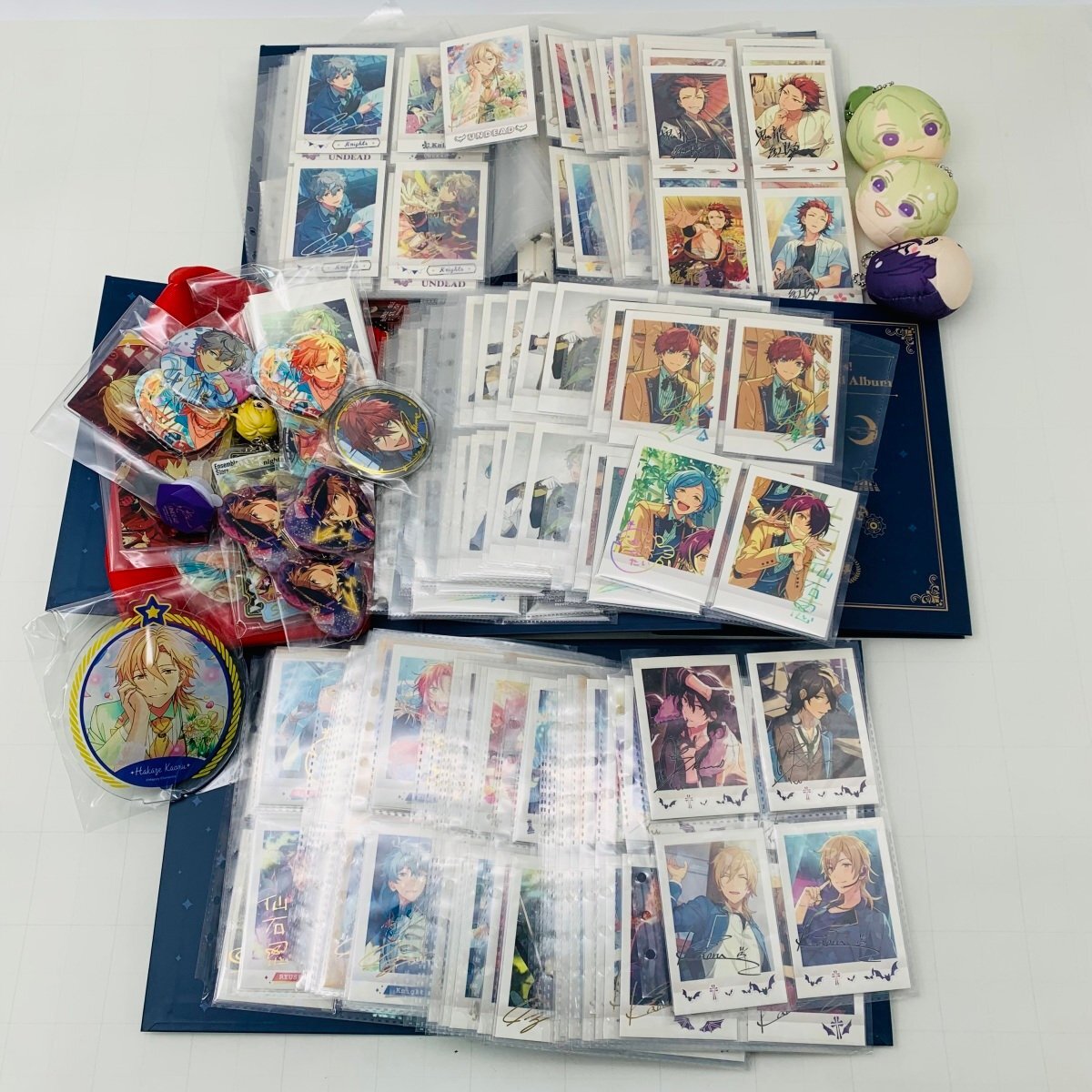 ジャンク あんさんぶるスターズ あんスタ グッズまとめ 大量 ぱしゃこれ 箔押し 羽風薫 朔間零 月永レオ 朱桜司 マスコット 缶バッジ