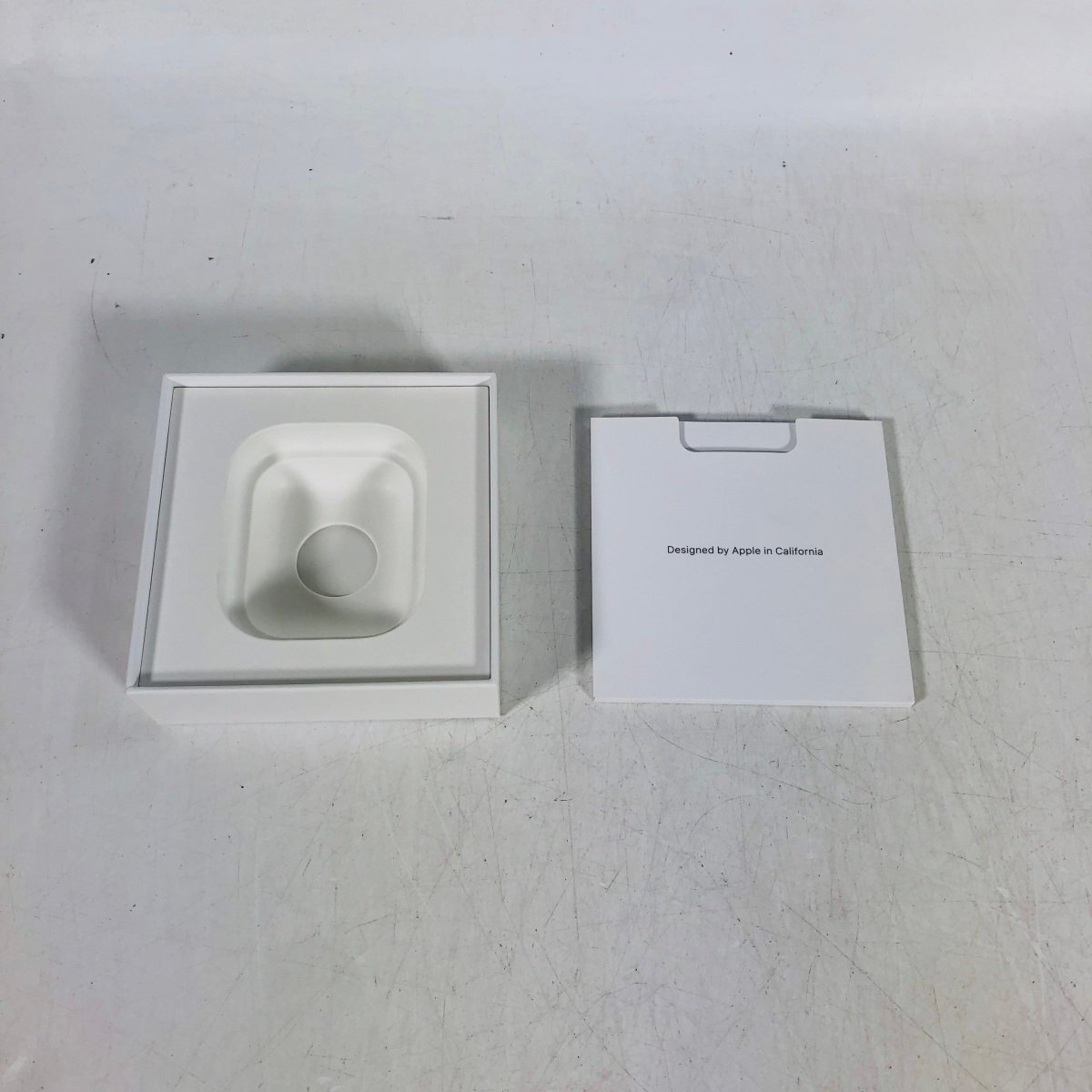 Apple AirPods with Charging Case MMEF2J/Aの画像8