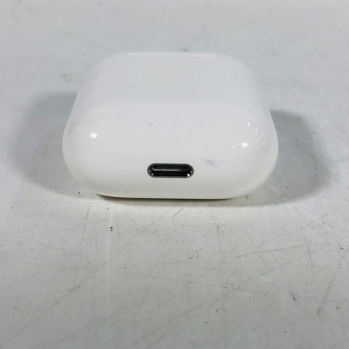 Apple AirPods with Charging Case MMEF2J/Aの画像7