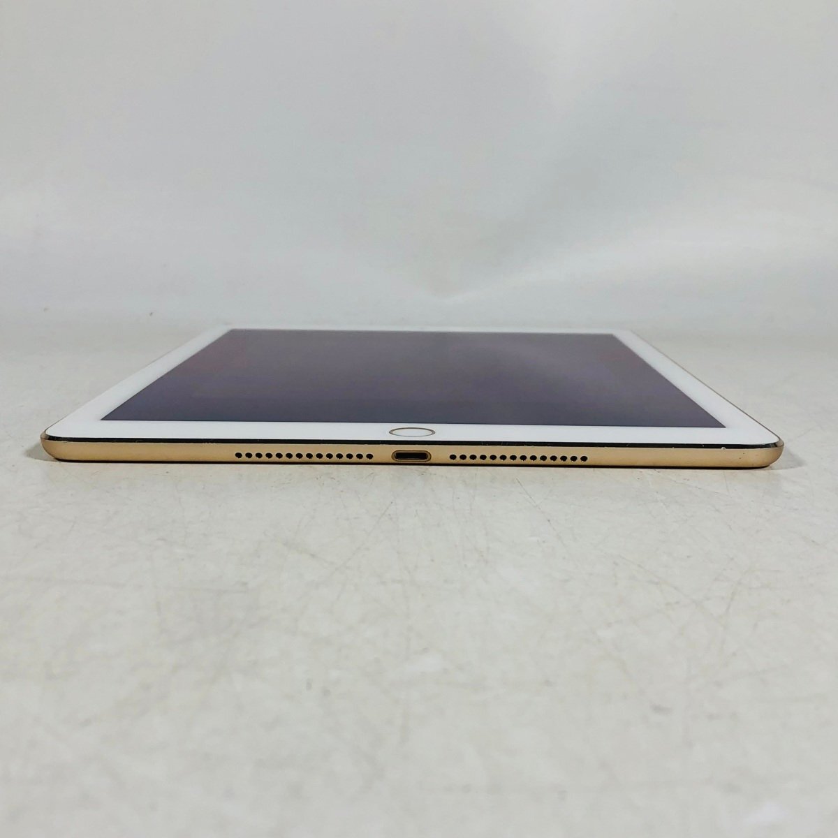 iPad Air 2 Wi-Fiモデル 32GB ゴールド MNV72J/Aの画像6