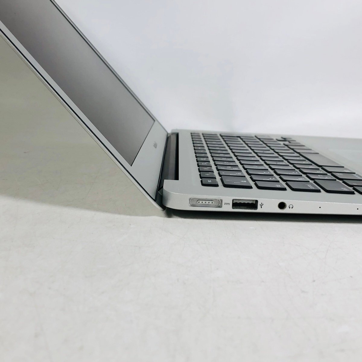 ジャンク MacBook Air 13インチ (Mid 2013) Core i5 1.3GHz/4GB MD761J/A_画像4