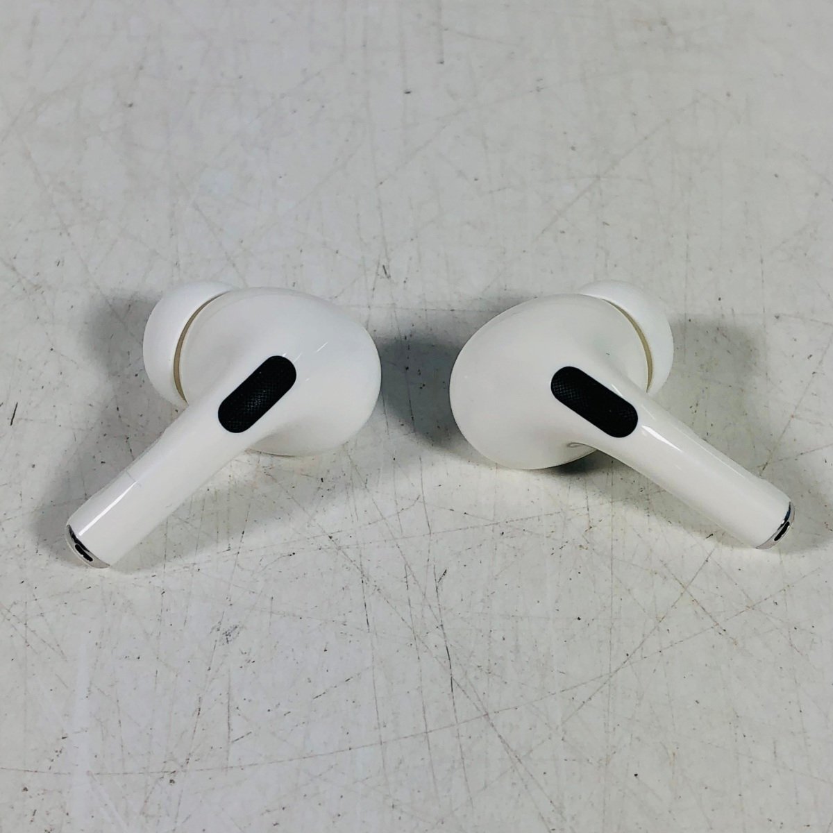 Apple AirPods Pro With Wireless Charging Case MWP22J/A_画像3