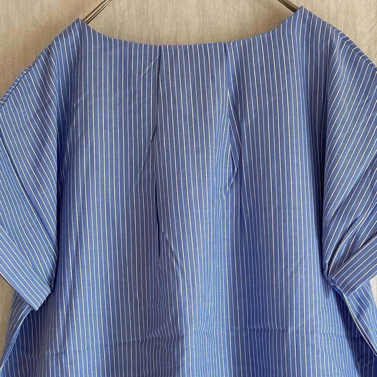 ルノンキュール（Lugnoncure）フレンチスリーブシャツ　Vネックシャツ　ストライプ柄