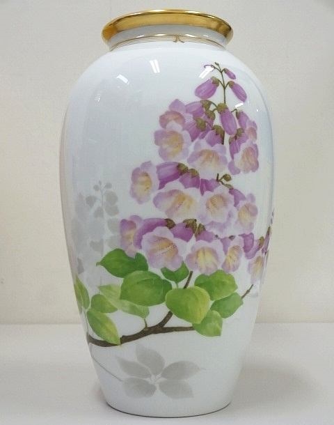 705▽大倉陶園 造 金彩 花柄/花紋様 花瓶 花入れ 高さ：約23cm 共箱付の画像2