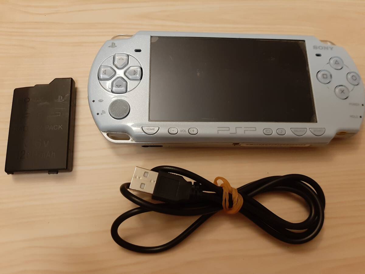 中古品 SONY PSP 2000 フェリシア・ブルー (PSP-2000FB) 本体 バッテリー＆充電器付 すぐ遊べるセット②