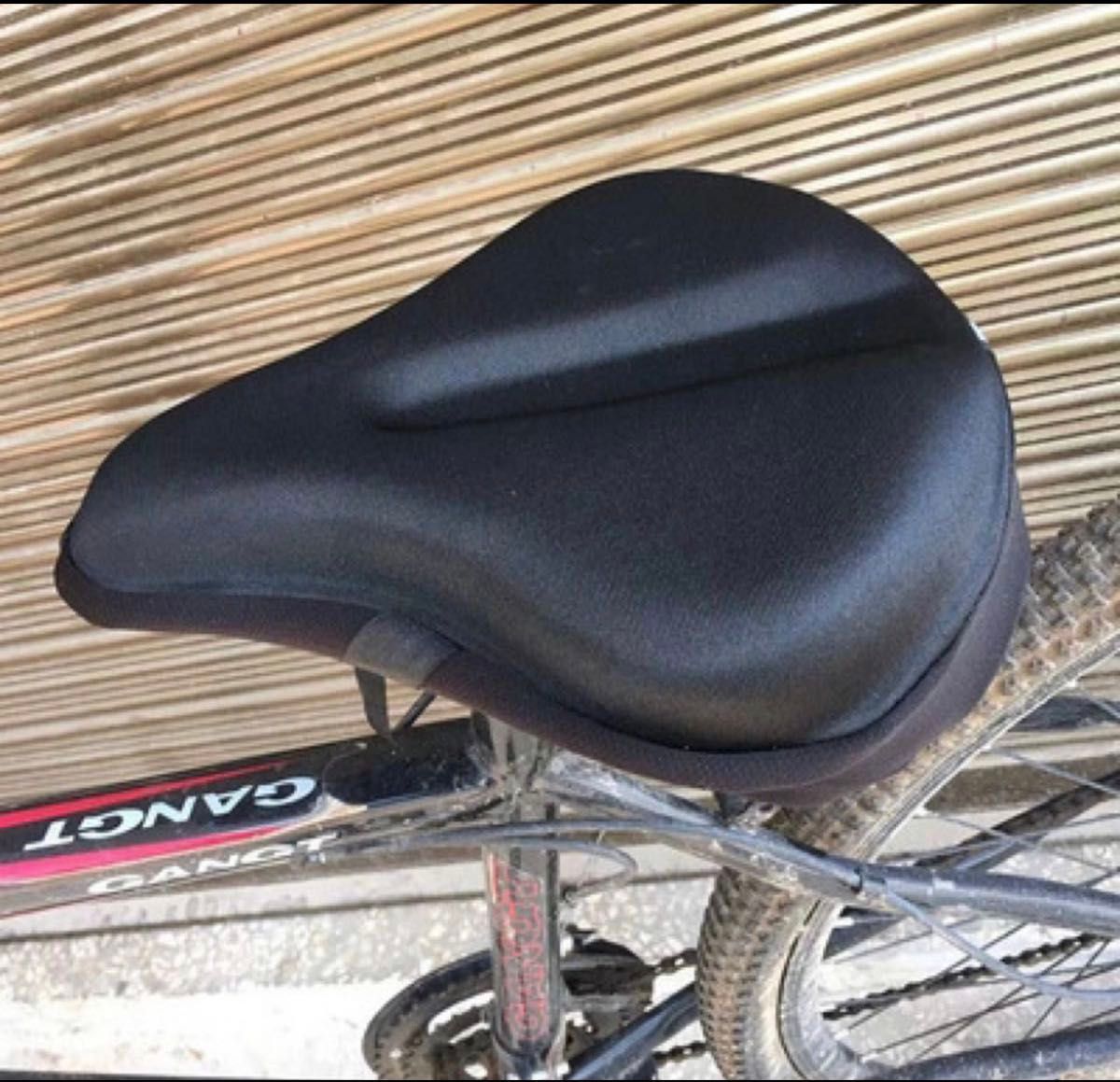 サドルカバー 自転車 大きめ 厚手 クッション 衝撃吸収 ママチャリ 電動自転車　簡単装着