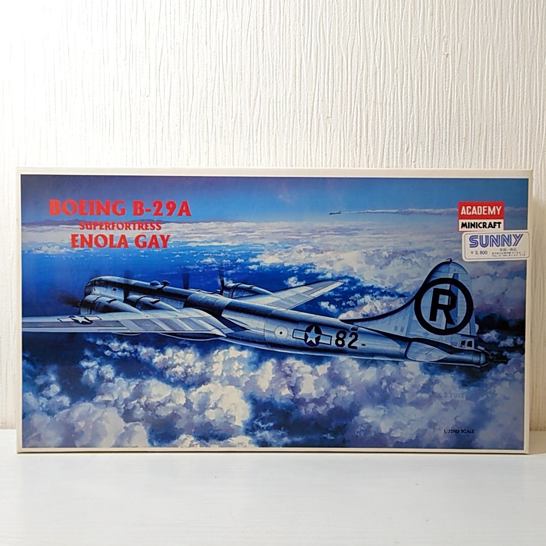カ332【100】1円～ 未組立 アカデミー 1/72 BOEING ボーイング B-29A スーパーフォートレス エノラゲイ 戦略爆撃機 プラモデルの画像1