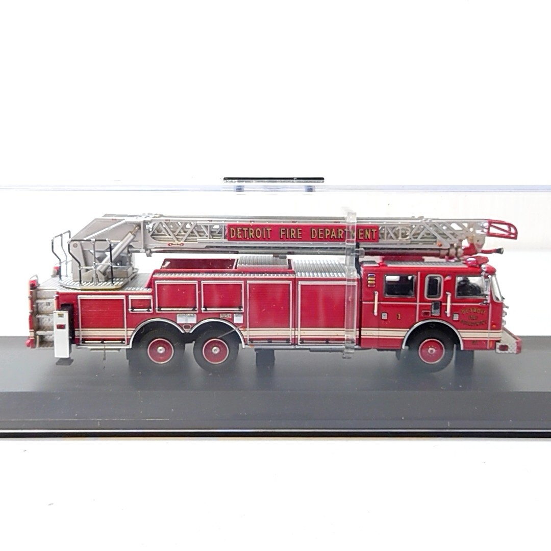 サ4【80】1円～ CODE3 コレクティブル 1/64 DETROIT FIRE DEPARTMENT デトロイト 消防車 はしご車 ミニカーの画像3