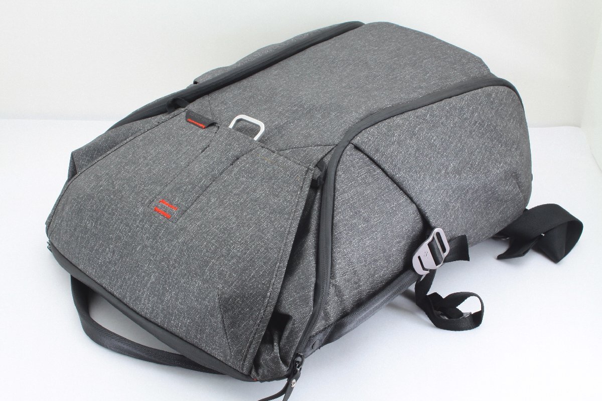 ◆美品◆ピークデザイン peak design エブリデイバックパック 30L チャコール BB-30-BL-1の画像2