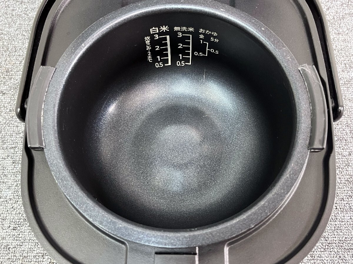 ④ 高年式 美品 シャープ 3合炊き マイコンジャー 炊飯器 KS-CF05B ブラック 動作確認済み ☆2023年製[F04]の画像4