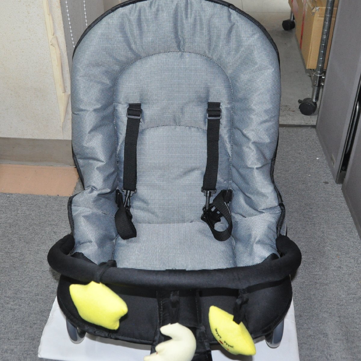 中古品 ベビーバウンサー New York Baby KATOJI カトージ バウンサー ブラック 0か月～の画像2