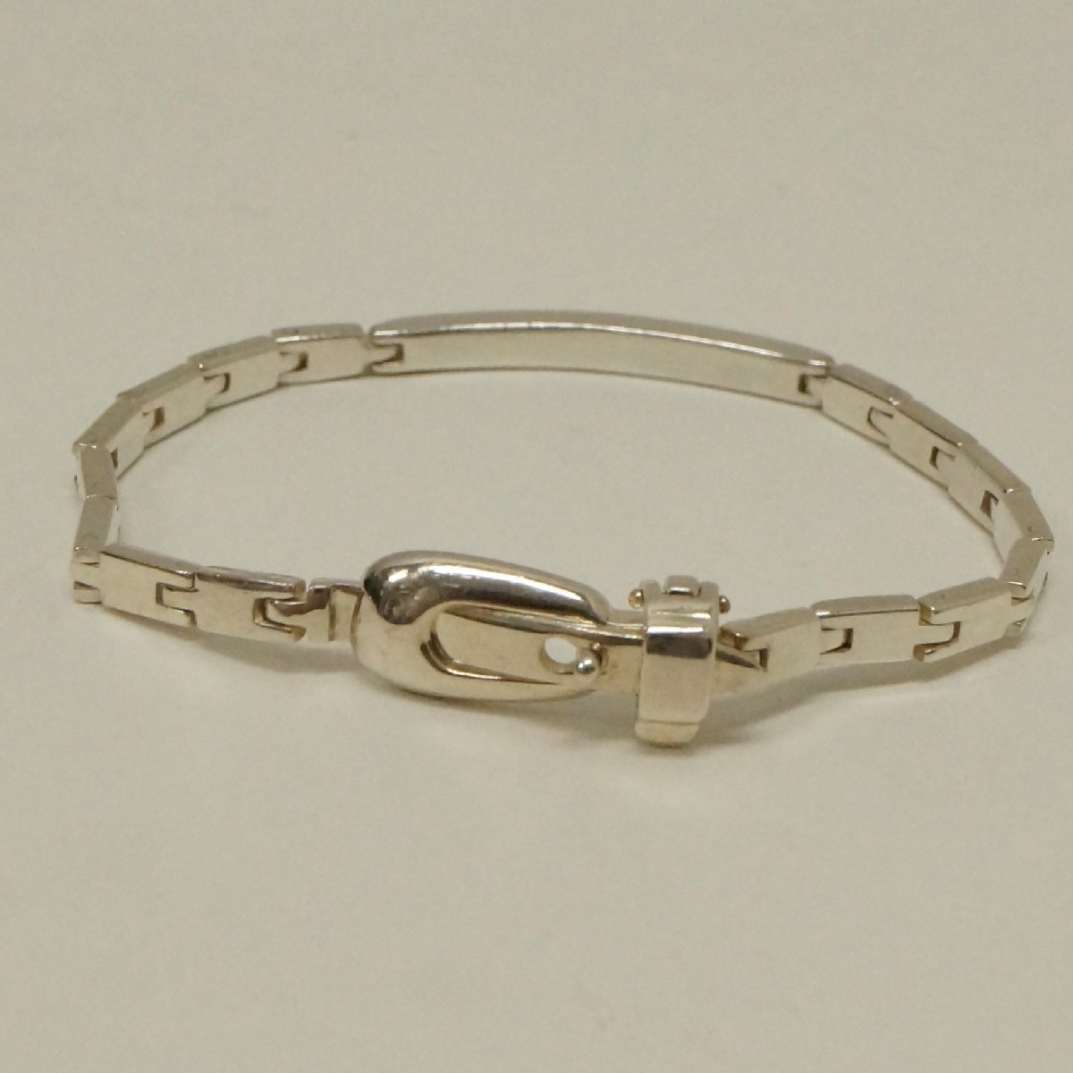 全ての グッチ GUCCI レディース 箱付き 20.5g シルバー ブレスレット ベルトモチーフ ブレスレット